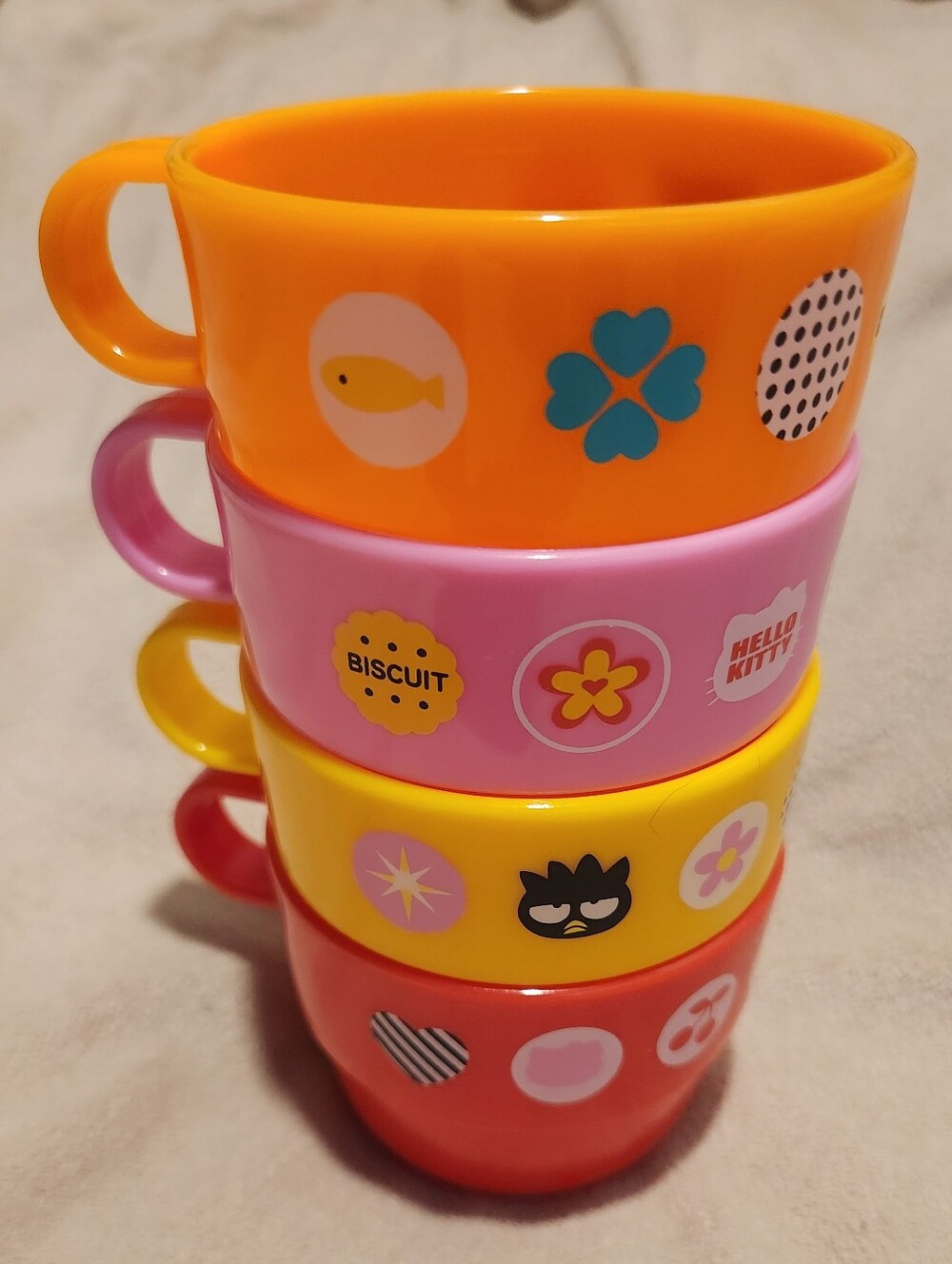 Sanrio 2008 Hello Kitty Badtz-Maru Chococat My Melody 4pc Cup Set & Case Y2K